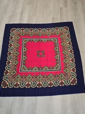 Vintage Challis by Berkshire 47"X47" Floral Scarf Wrap 100% Acrylic Japan